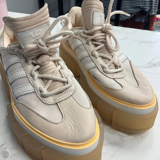 Shoes Sneakers By Adidas In Beige, Size: 7.5