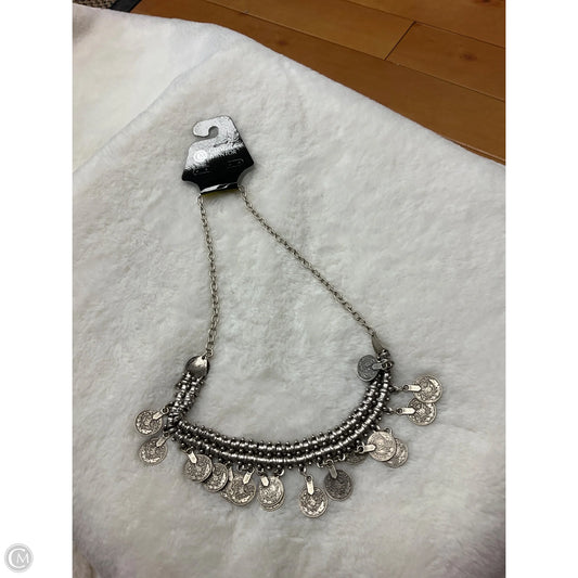 Necklace Choker & Collar By Clothes Mentor