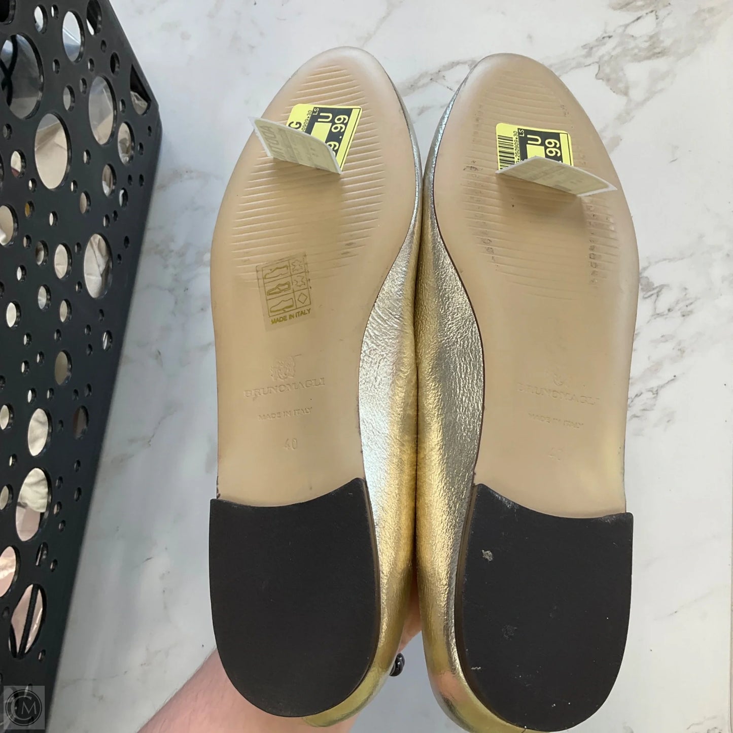 Shoes Flats By Bruno Magli Shoes In Gold, Size: 9.5