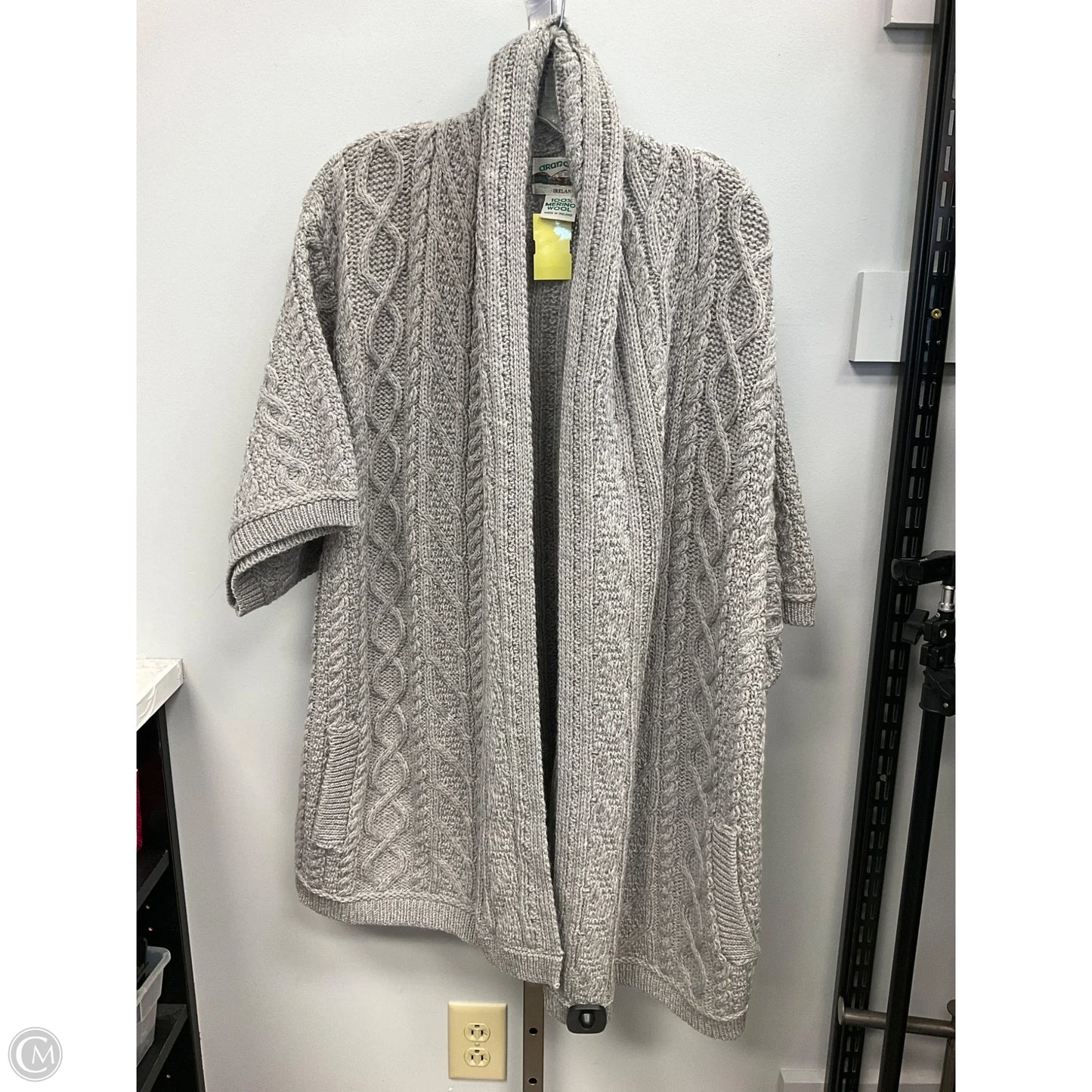 Sweater Short Sleeve By Arancrafts In Grey, Size: Xxl