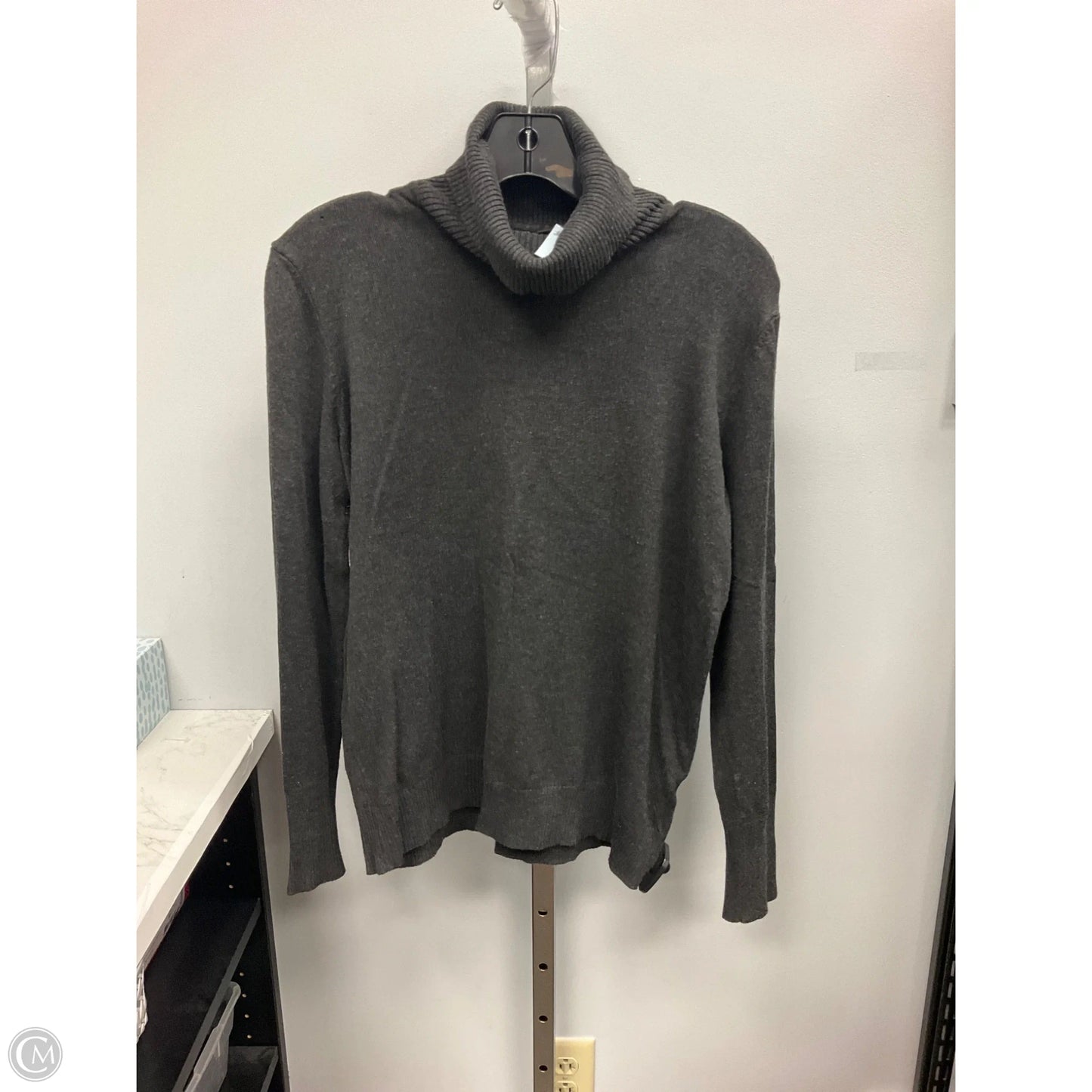 Sweater By Joseph A. In Grey, Size: M