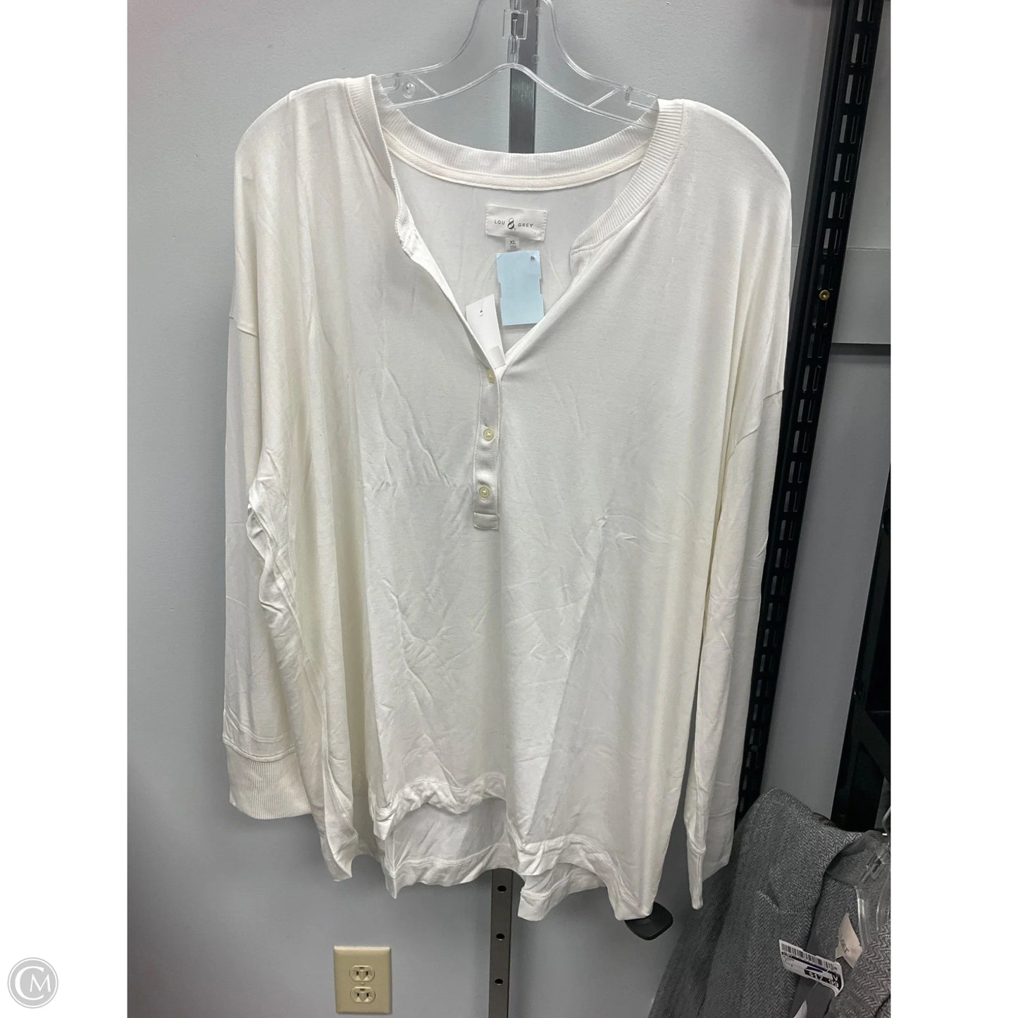 Top Long Sleeve By Lou And Grey In White, Size: Xl