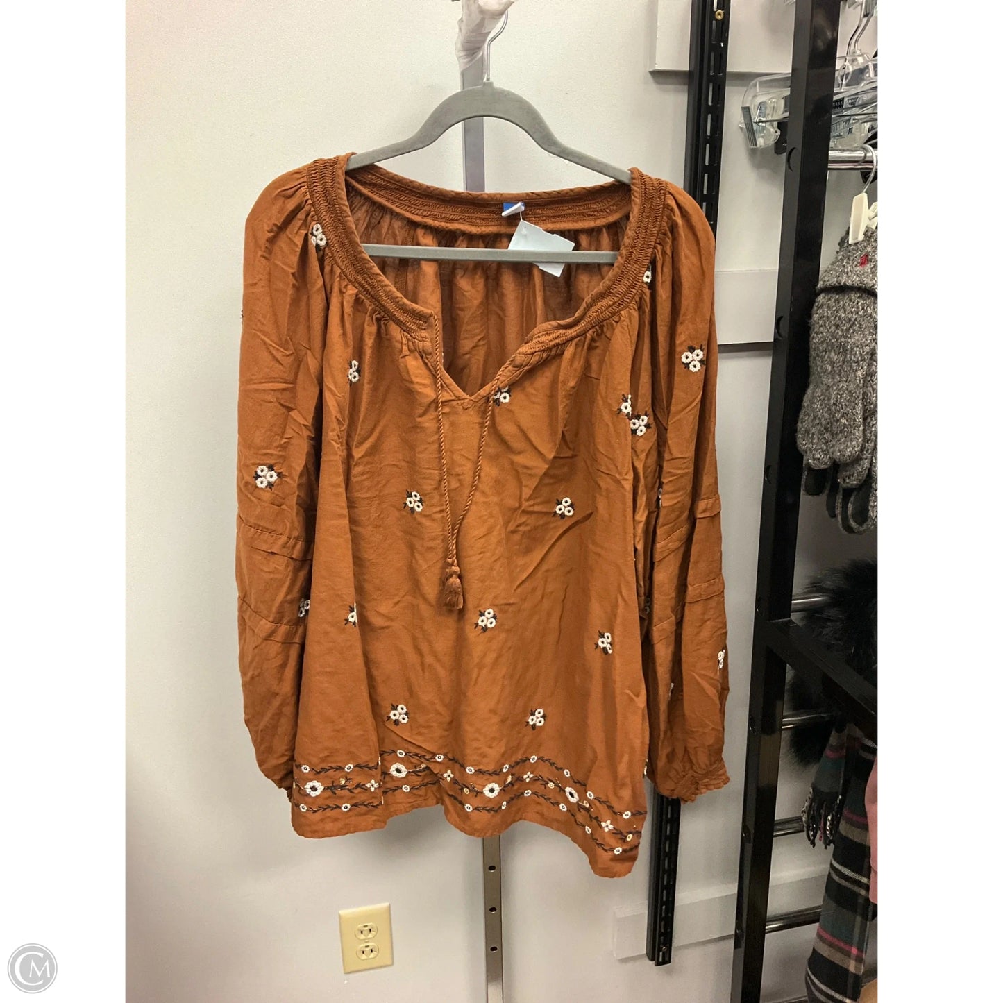 Top Long Sleeve By Old Navy In Brown, Size: Xxl