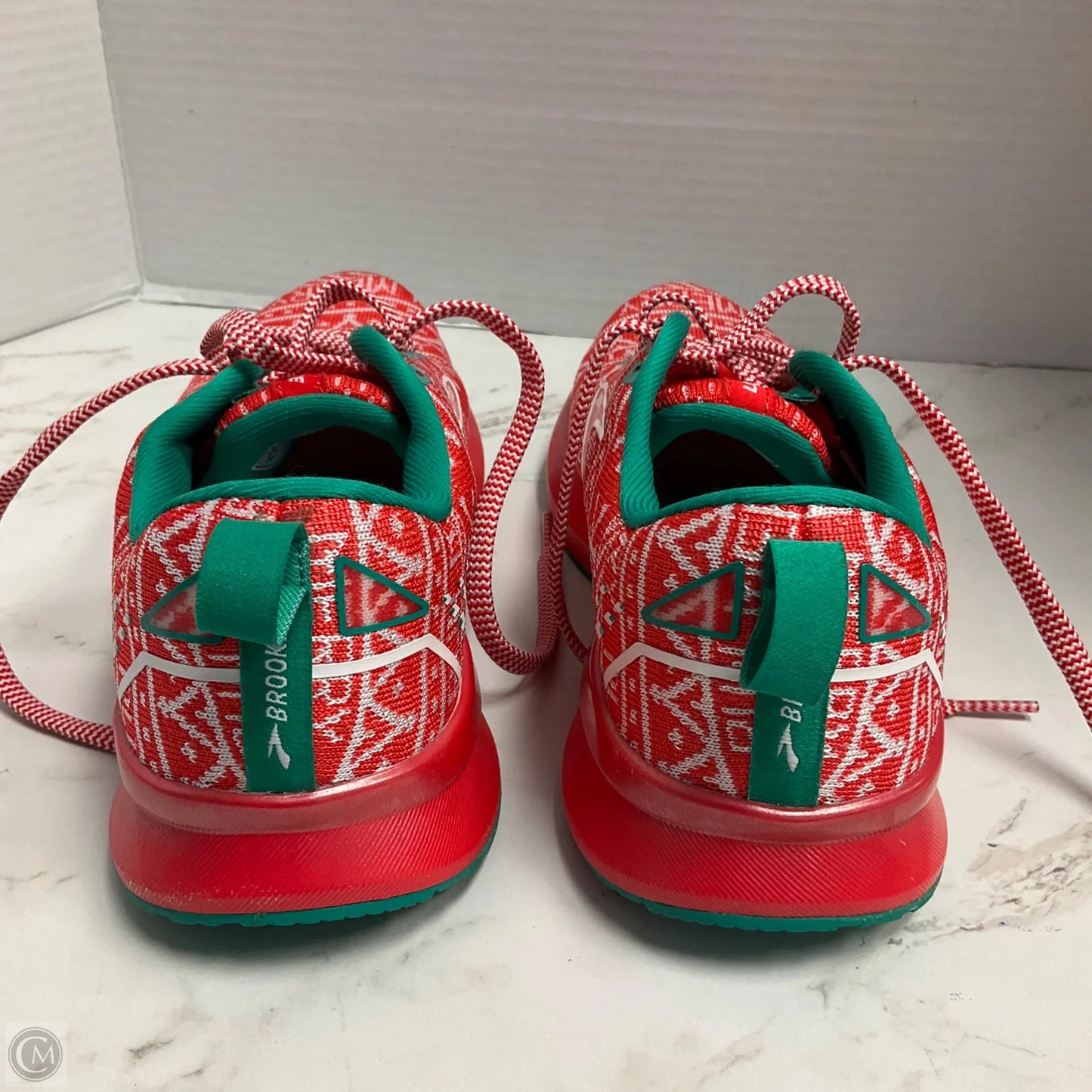 Shoes Athletic By Brooks In Red & White, Size: 6.5