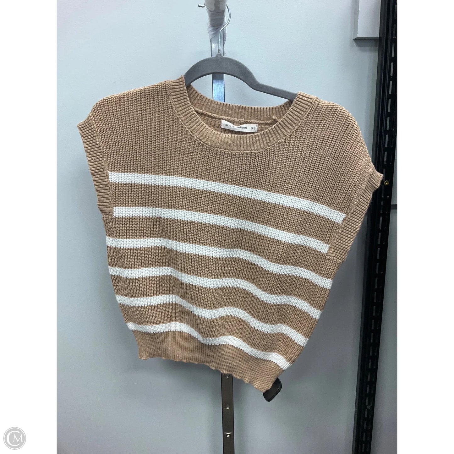 Vest Sweater By Moon And Madison In Tan, Size: Xs