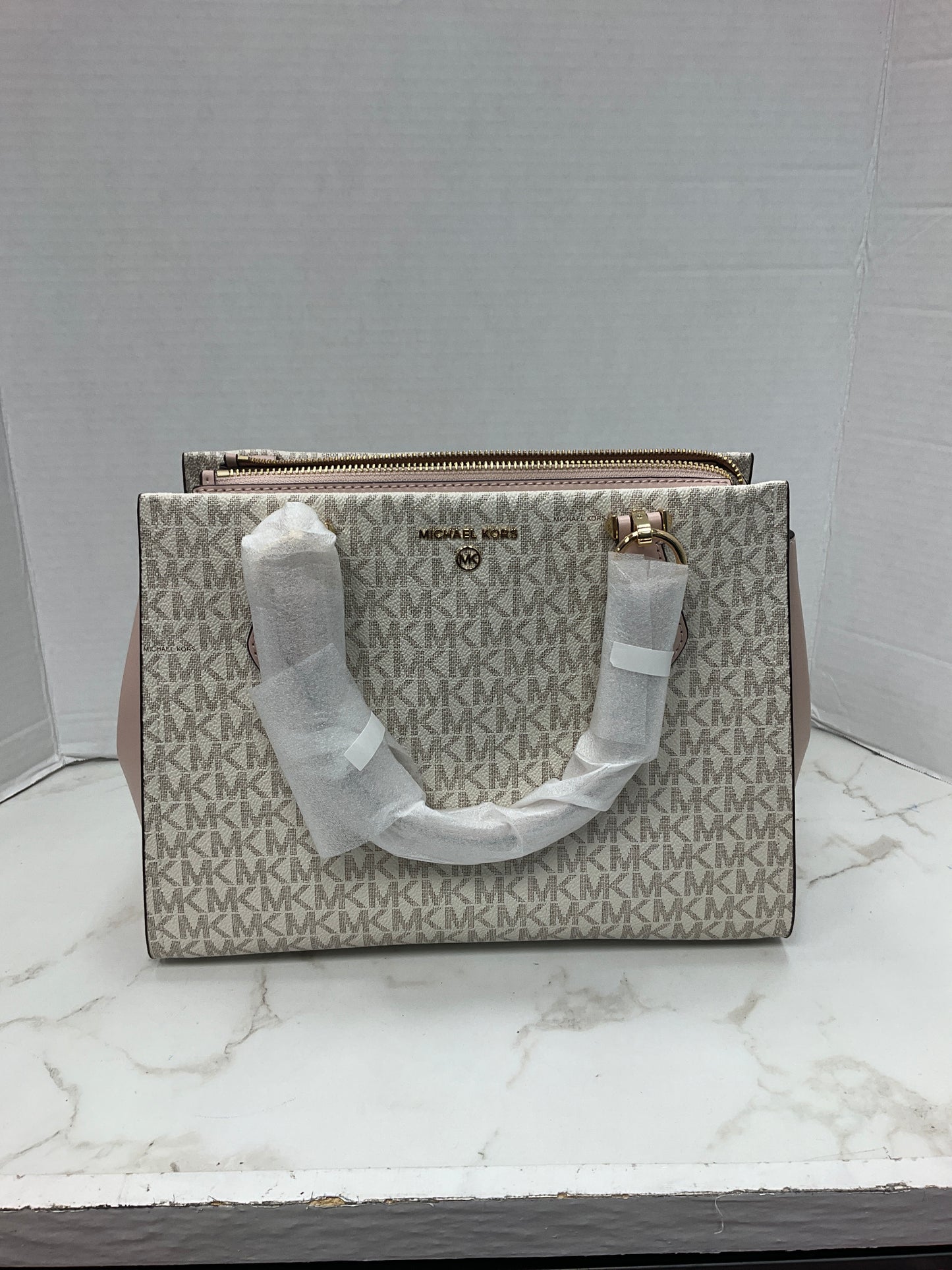 Handbag Designer By Michael Kors, Size: Medium